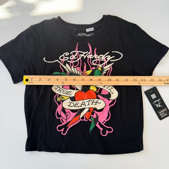 Ed Hardy Black Crop Top with Pink and Red Graphic t-shirt NWT - Picture 8 of 16